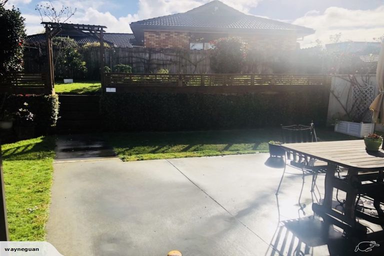 Photo of property in 16 Bob Charles Drive, Golflands, Auckland, 2013