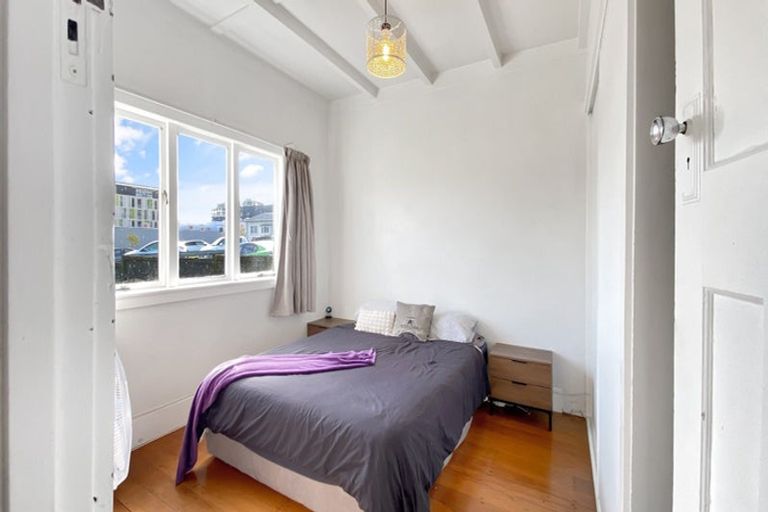 Photo of property in 4 Bowers Road, Glen Eden, Auckland, 0602