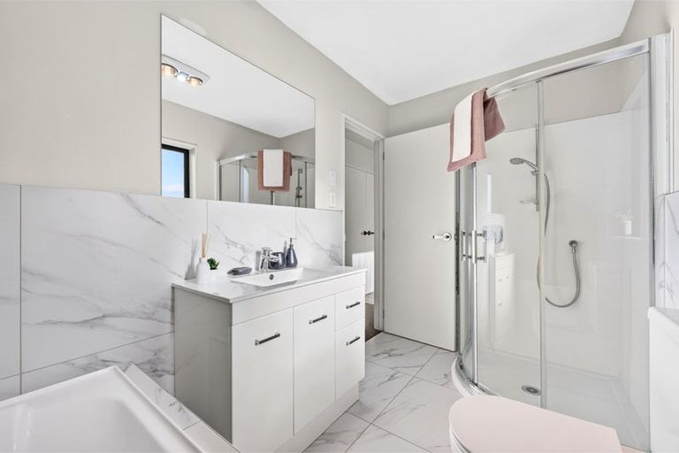 Photo of property in 10 Sophie Lane, Henderson, Auckland, 0612