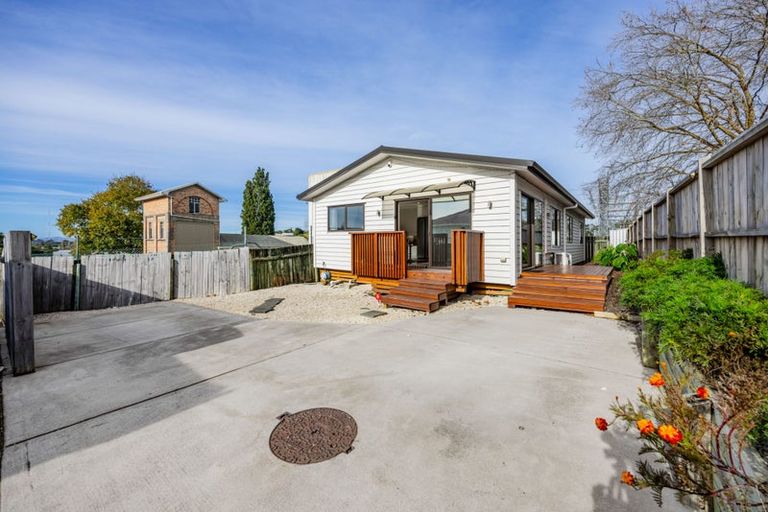 Photo of property in 22a Lincoln Park Avenue, Massey, Auckland, 0614