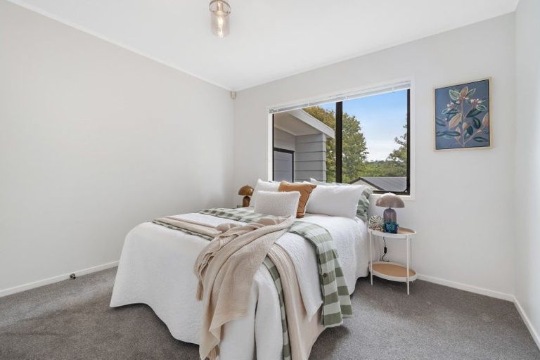 Photo of property in 54 Robbies Road, Shelly Park, Auckland, 2014