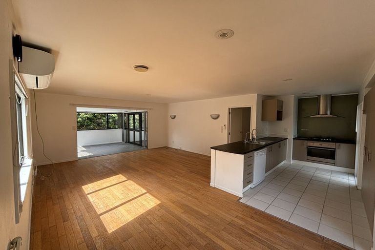 Photo of property in 41 D'oyly Drive, Stanmore Bay, Whangaparaoa, 0932