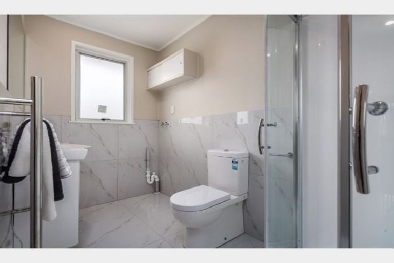 Photo of property in 10b Glynnbrooke Street, Te Atatu South, Auckland, 0610