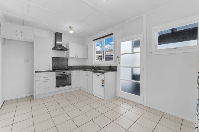 Photo of property in 11b Inver Street, Glen Eden, Auckland, 0602