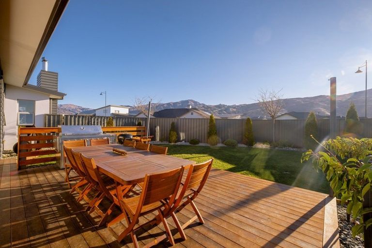 Photo of property in 12 Magnetic Place, Cromwell, 9310