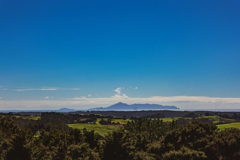 Photo of property in 34 Aroha Road, Te Arai, Wellsford, 0975