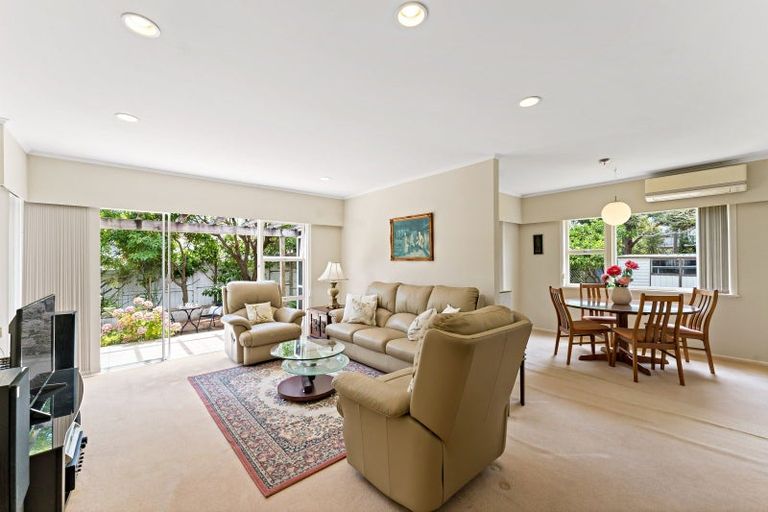 Photo of property in 8 Sorrel Crescent, Bucklands Beach, Auckland, 2012