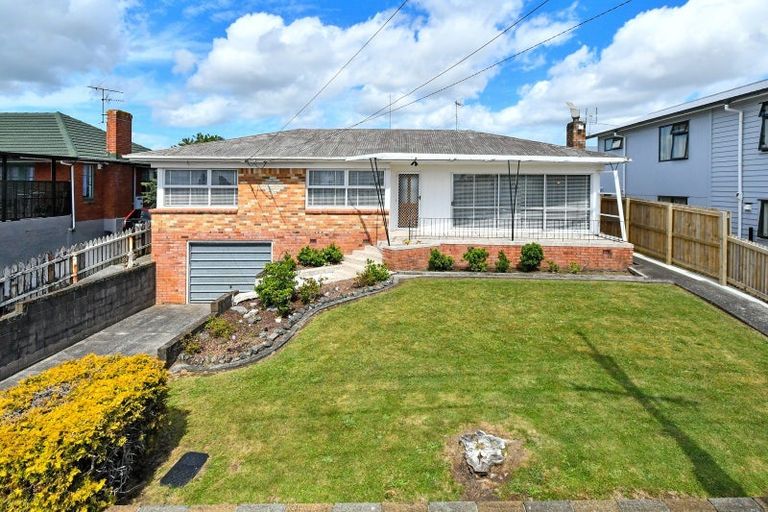 Photo of property in 1 Sterling Avenue, Manurewa East, Auckland, 2102