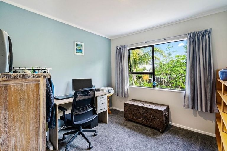 Photo of property in 60 Brian Crescent, Stanmore Bay, Whangaparaoa, 0932