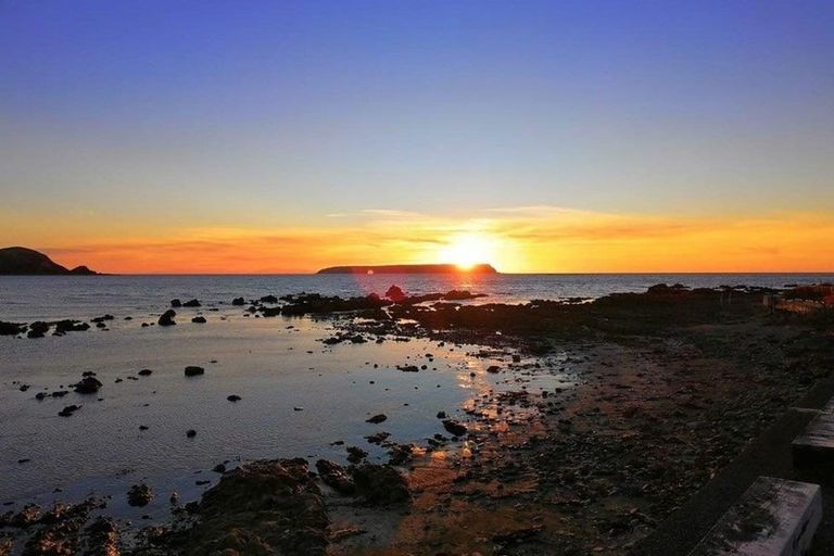 Photo of property in 2 Bath Street, Plimmerton, Porirua, 5026