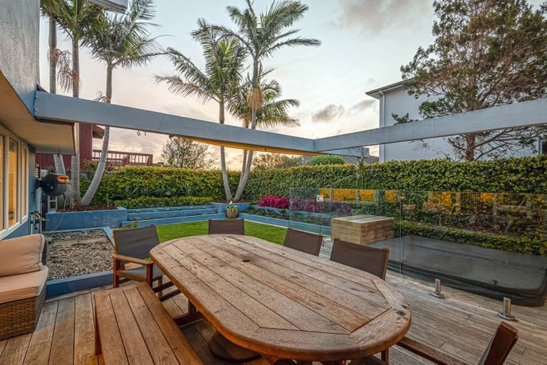 Photo of property in 2/24 Lake Pupuke Drive, Takapuna, Auckland, 0622