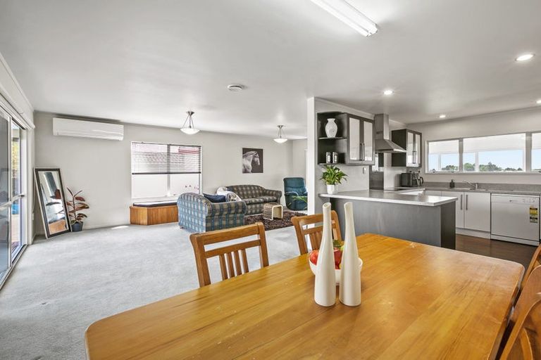 Photo of property in 26 Heta Road, Highlands Park, New Plymouth, 4312