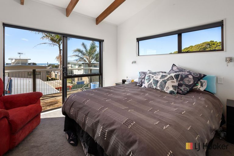 Photo of property in 28 Ocean View Road, Waihi Beach, 3611