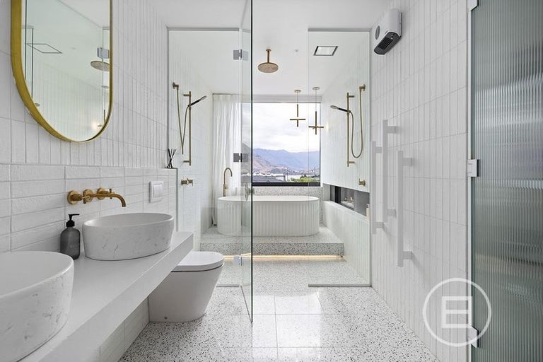 Photo of property in 34 Minaret Ridge, Wanaka, 9305