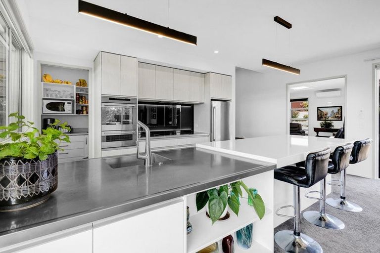 Photo of property in 5d Vardon Way, Waiwhakaiho, New Plymouth, 4312