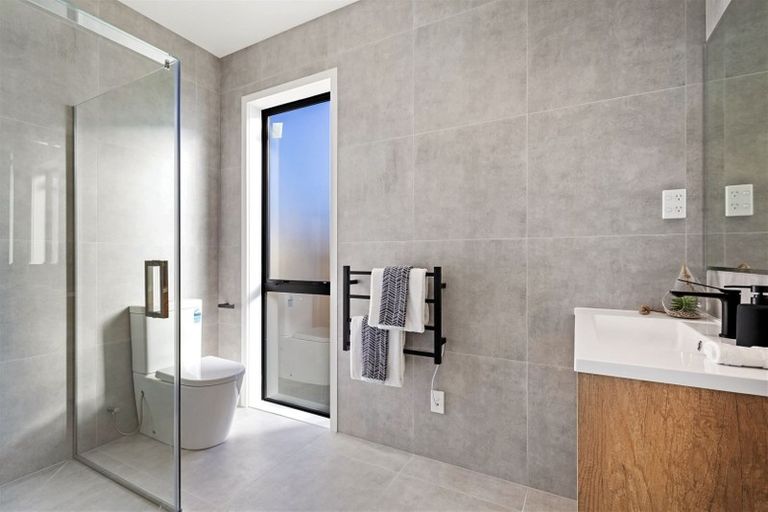 Photo of property in 63 Nobilo Road, Kumeu, 0810