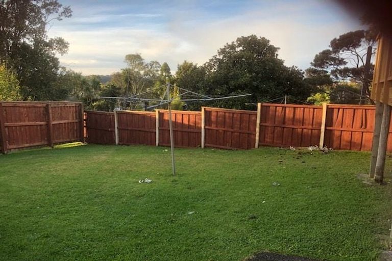 Photo of property in 2/13 Dakota Avenue, Beach Haven, Auckland, 0626