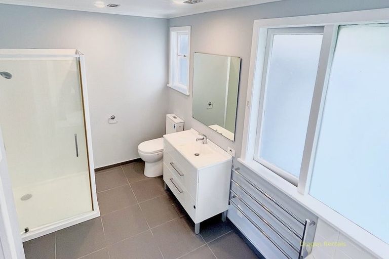 Photo of property in 8 Jellicoe Road, Murrays Bay, Auckland, 0630