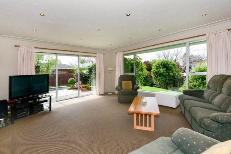 Photo of property in 4 Kirkdale Place, Avonhead, Christchurch, 8042