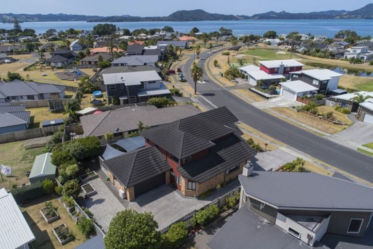 Photo of property in 22 Key West Drive, One Tree Point, 0118