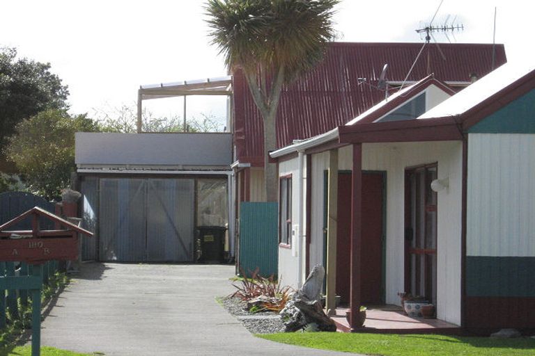 Photo of property in 180b Cornfoot Street, Castlecliff, Whanganui, 4501