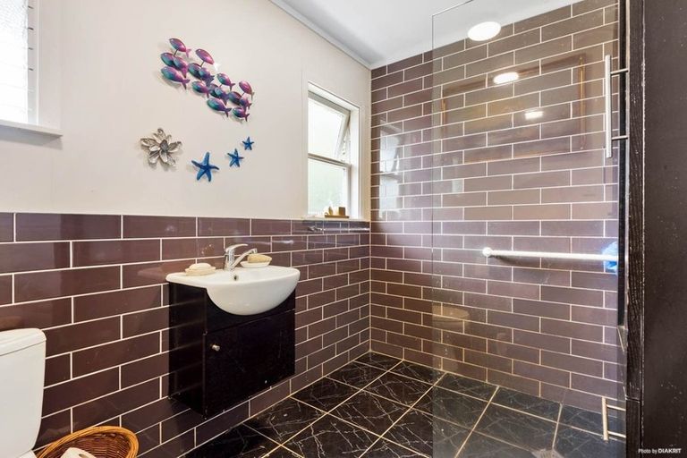 Photo of property in 17 Mildmay Road, Henderson, Auckland, 0610