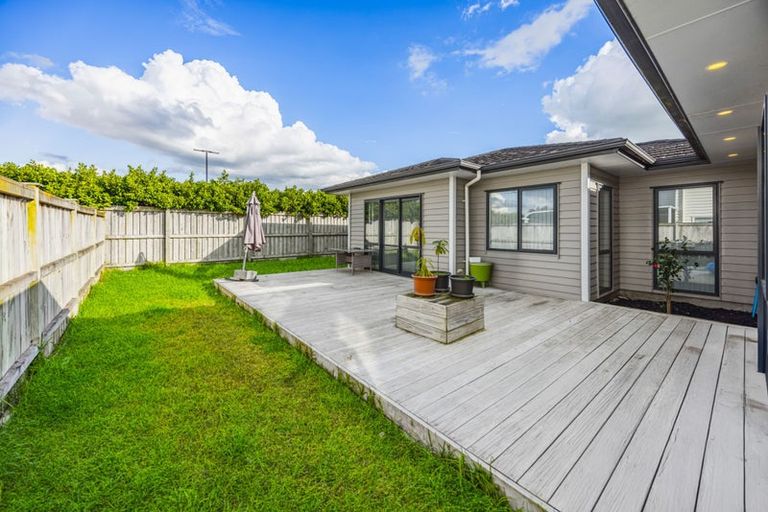 Photo of property in 18 Rauaruhe Road, Karaka, Papakura, 2113