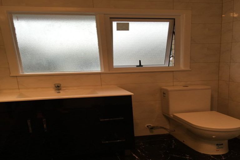 Photo of property in 39 Earlsworth Road, Mangere East, Auckland, 2024