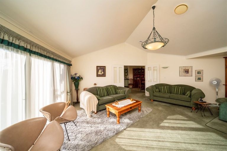 Photo of property in 190 Glover Road, Hawera, 4610