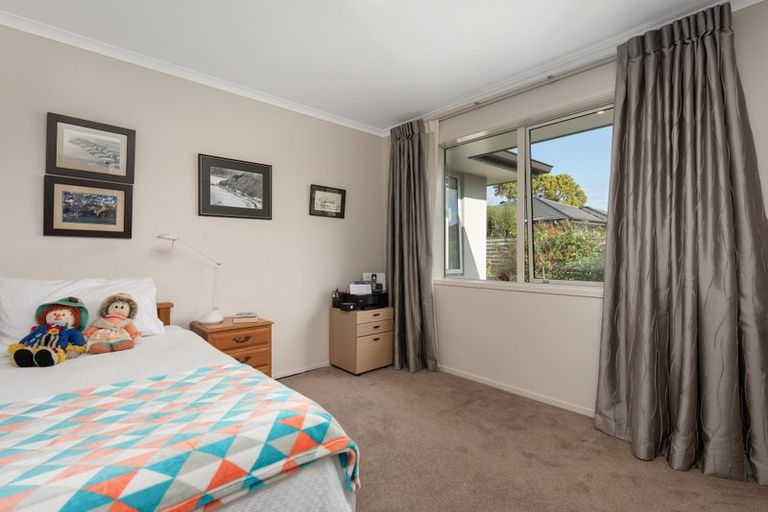 Photo of property in 2 Tranquil Grove, Omokoroa, 3114