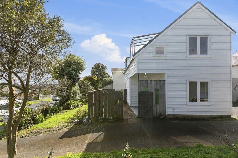 Photo of property in 1/6 Steen Place, Mangere Bridge, Auckland, 2022