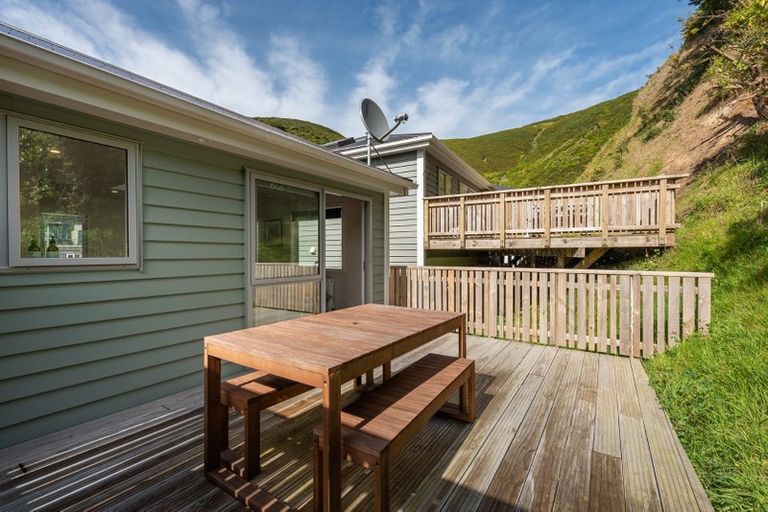 Photo of property in 14b Rarangi Way, Owhiro Bay, Wellington, 6023
