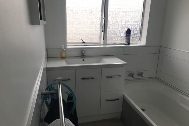 Photo of property in 12-12a Cecil Place, Cloverlea, Palmerston North, 4412