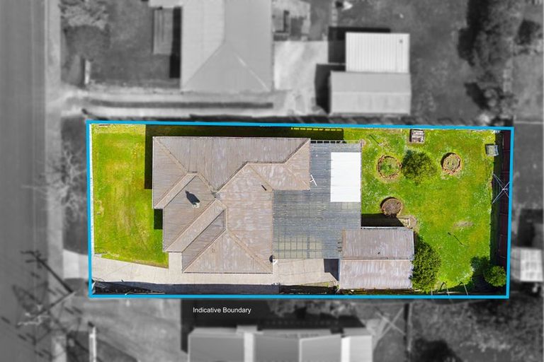 Photo of property in 24 Cobham Crescent, Kelston, Auckland, 0602