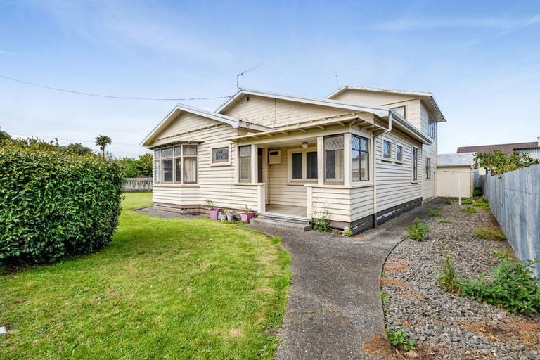 Photo of property in 117 Weraroa Road, Waverley, 4510