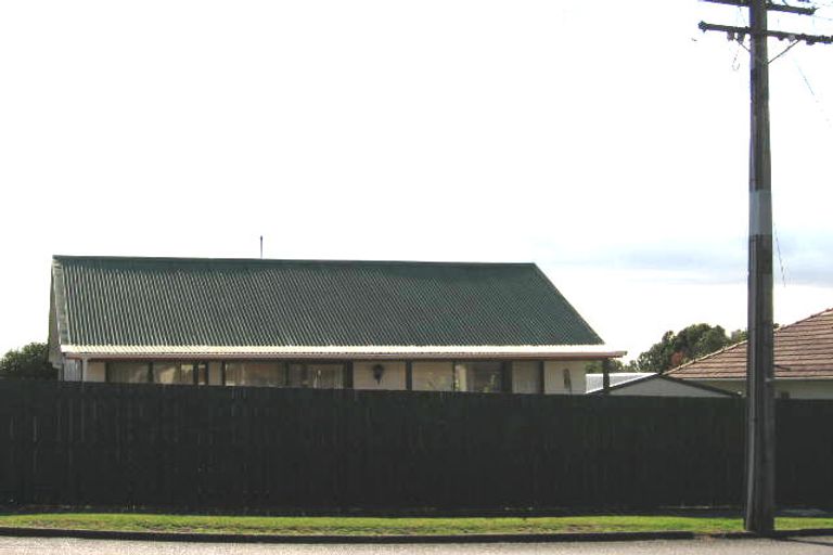 Photo of property in 81 Astley Avenue, New Lynn, Auckland, 0600