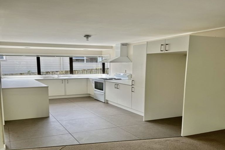 Photo of property in 242a East Coast Road, Forrest Hill, Auckland, 0620