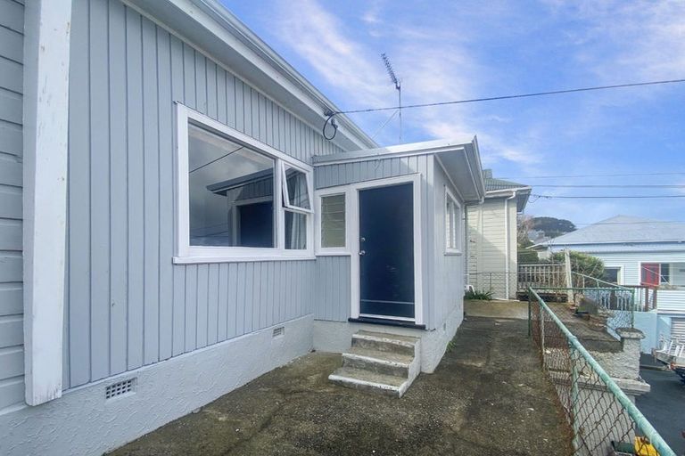 Photo of property in 1/11 Corunna Avenue, Newtown, Wellington, 6021