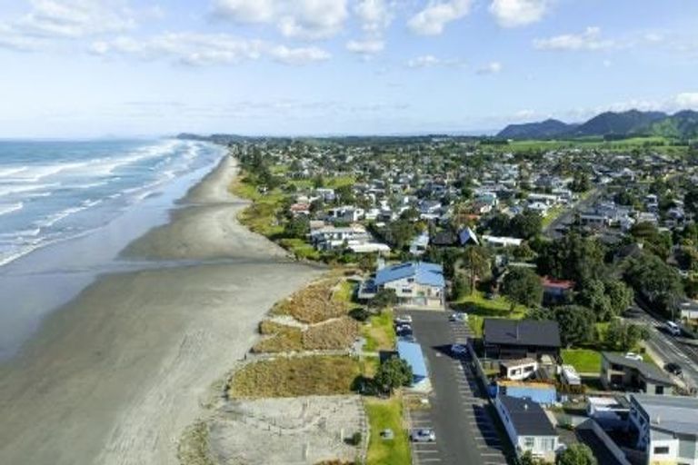 Photo of property in 10b Beach Road, Waihi Beach, 3611
