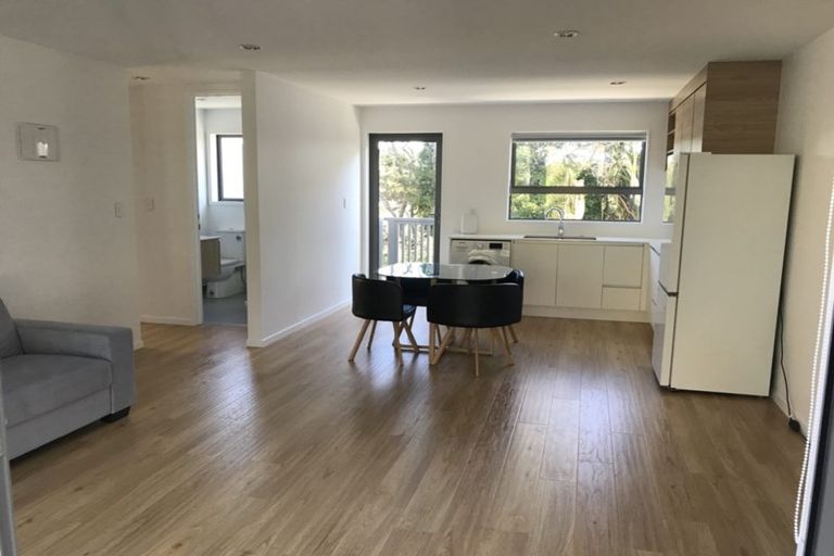 Photo of property in 74a Park Road, Glenfield, Auckland, 0629