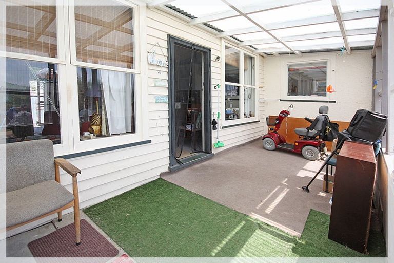 Photo of property in 6 Andrews Street, Foxton Beach, Foxton, 4815