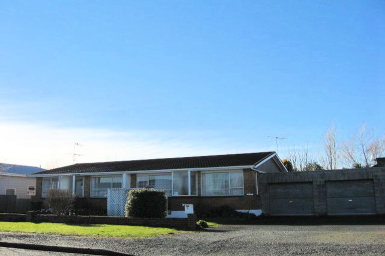 Photo of property in 23c Durham Street, Winton, 9720