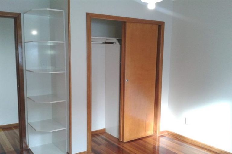 Photo of property in 20a Amberley Avenue, Te Atatu South, Auckland, 0610