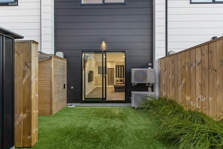 Photo of property in 5/21 Karamu Street, Te Atatu Peninsula, Auckland, 0610