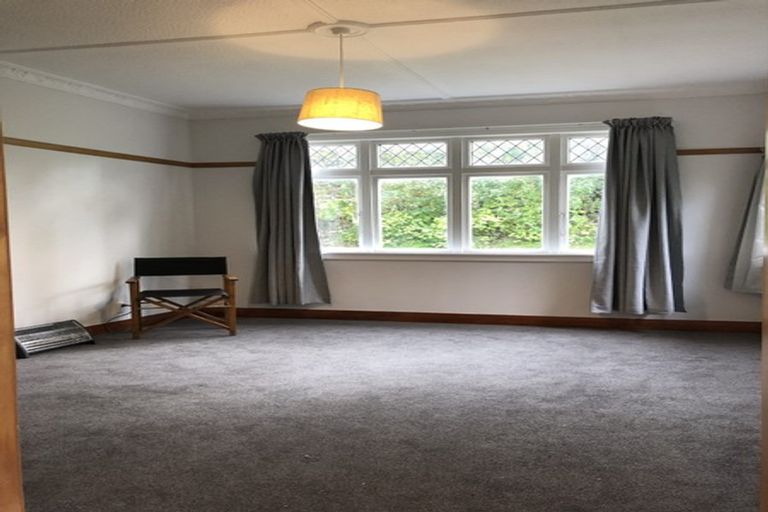 Photo of property in 3 Ngatitoa Street, Tawa, Wellington, 5028