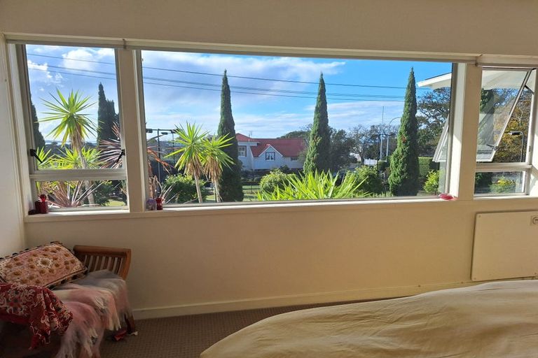 Photo of property in 2/276 Hurstmere Road, Takapuna, Auckland, 0622