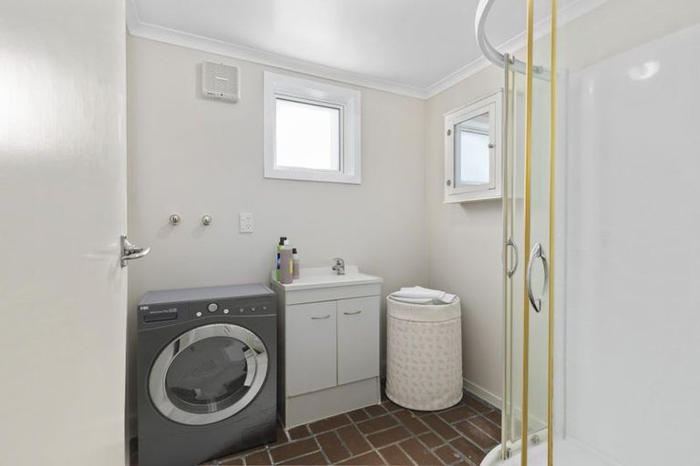 Photo of property in 43 Warwick Street, Wilton, Wellington, 6012