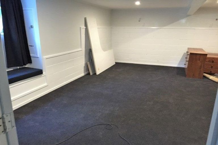 Photo of property in 11 Ribblesdale Road, Henderson, Auckland, 0612