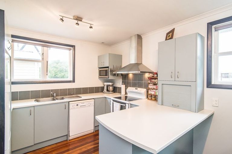 Photo of property in 23 Te Arataura Street, Takapuwahia, Porirua, 5022