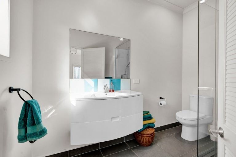 Photo of property in 19 Nobs Line, Strandon, New Plymouth, 4312